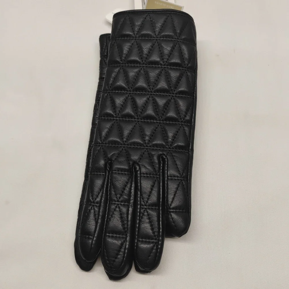 NWT Michael Kors Black Quilted Leather Touch Tech Gloves Women S Gold MK Logo